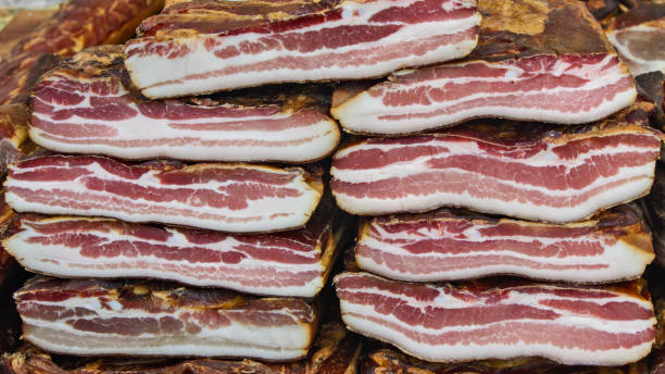 Bacon curado entero